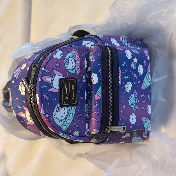 NWT Hello Kitty spaceship Loungefly mini backpack - Picture 3 of 5